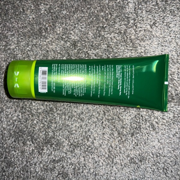 $6 Bath and Body Works Gardenia and Fresh Rain Body Cream. $6 if bundled - Picture 3 of 3